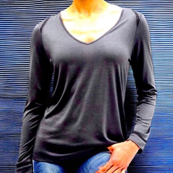 Banana Republic Factory Grey Cutout Details Long Sleeve Top Size Small EUC - Picture 6 of 16